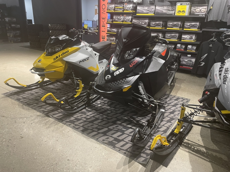 Snowmobiles  2012 SKI-DOO MXZ X 800R E-TEC SNOWMOBILE Photo