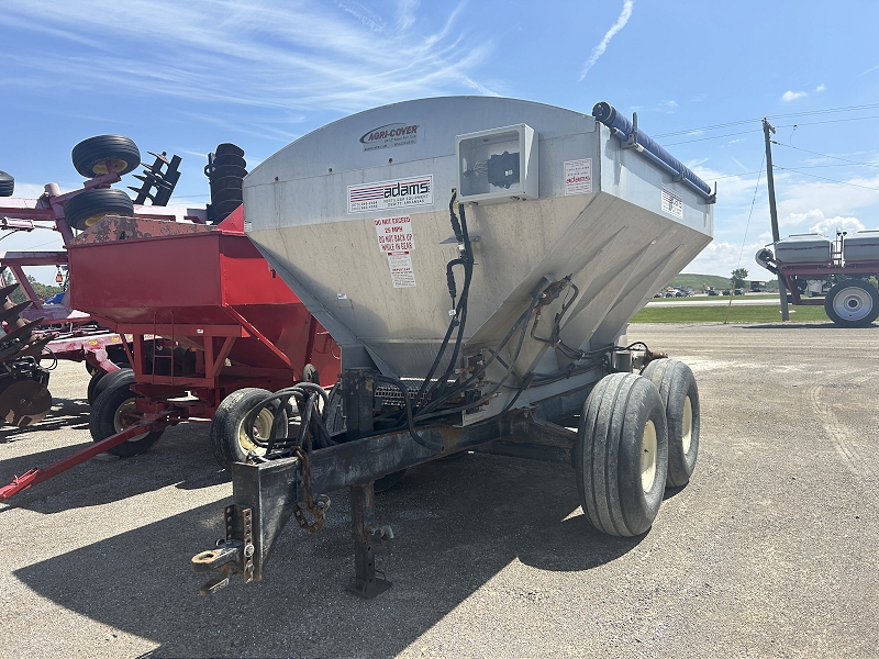 2010 ADAMS 8 TON PULL TYPE FERTILIZER SPREADER.
STOCK #A111041