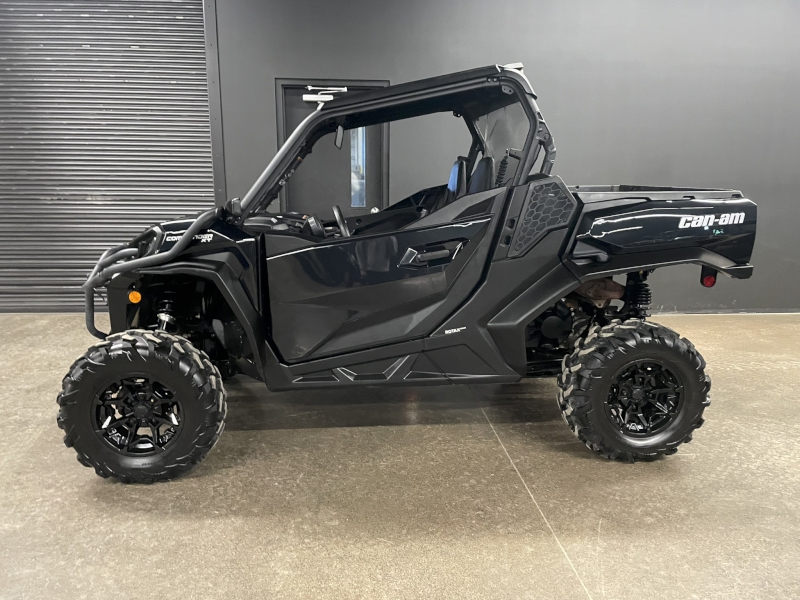 ATV & Utility Vehicles  2023 CAN-AM COMMANDER XT 700 SIDE BY SIDE Photo