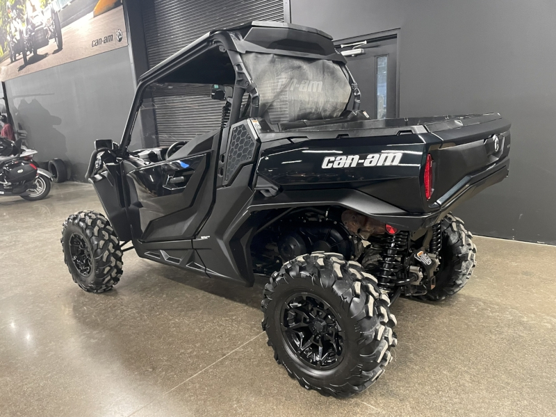 ATV & Utility Vehicles  2023 CAN-AM COMMANDER XT 700 SIDE BY SIDE Photo