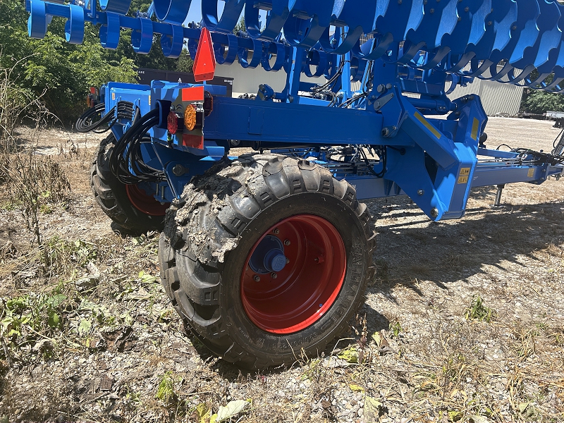 2025 LEMKEN GIGANT10 10M SYSTEM TRAC FOR HELIODOR9 COMPACT DISC