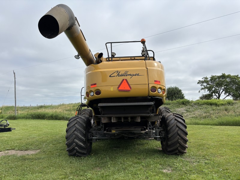 2011 AGCO CHALLENGER 670B COMBINE WITH MF 3000-8R CORN HEAD