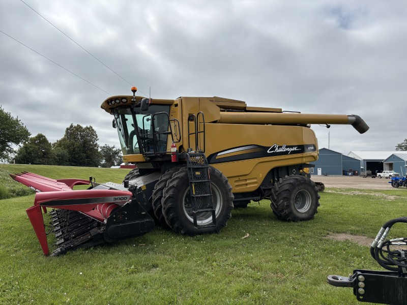 2011 AGCO CHALLENGER 670B COMBINE WITH MF 3000-8R CORN HEAD