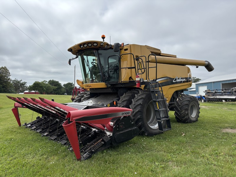 2011 AGCO CHALLENGER 670B COMBINE WITH MF 3000-8R CORN HEAD