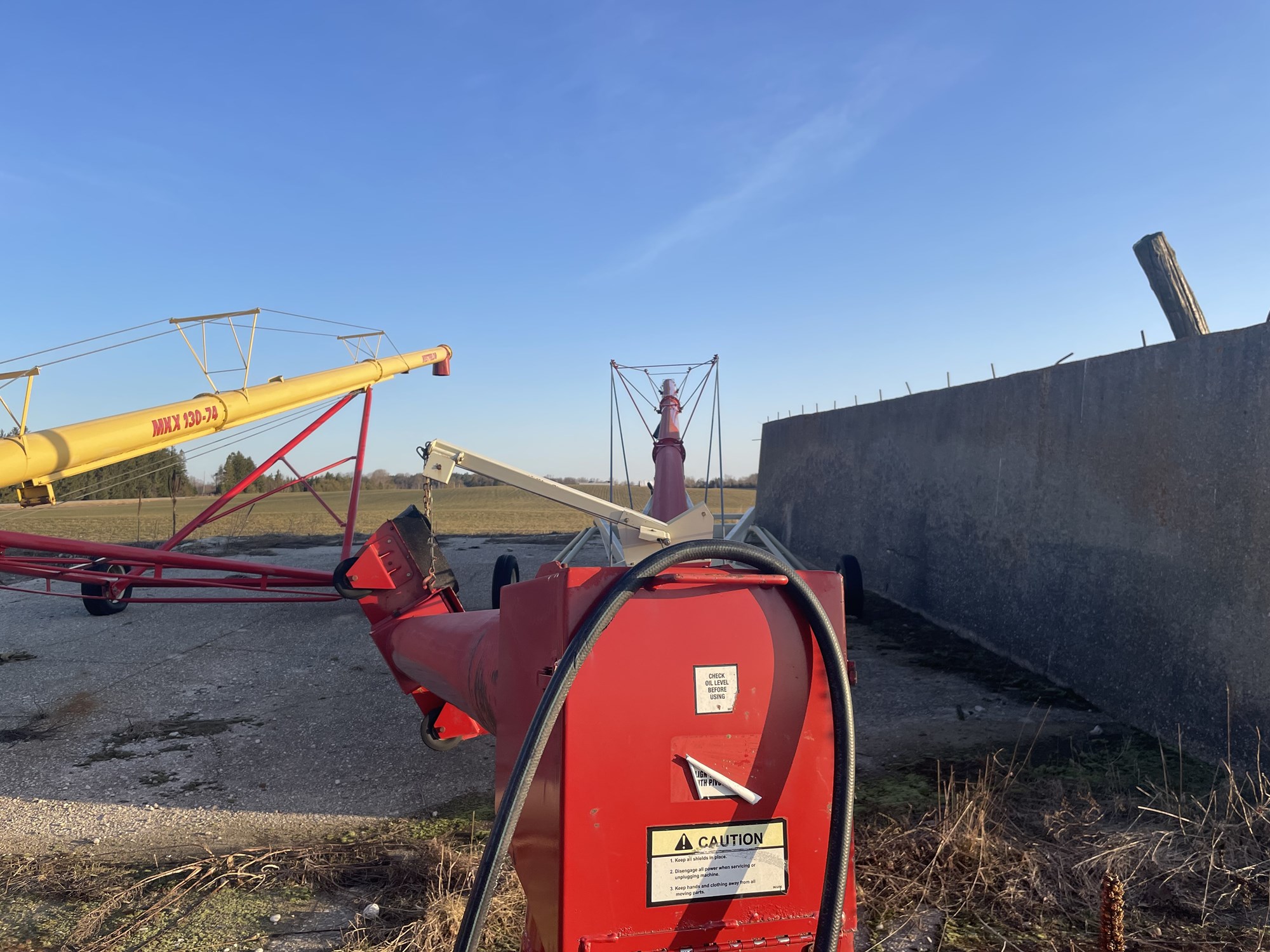 2010 FARM KING 1070 GRAIN AUGER