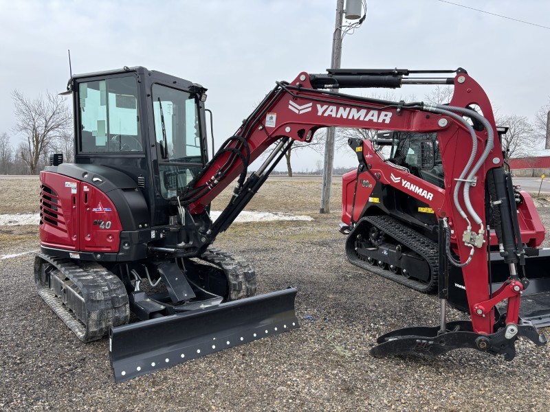 2025 YANAMR SV40-AB-2PTO MINI EXCAVATOR