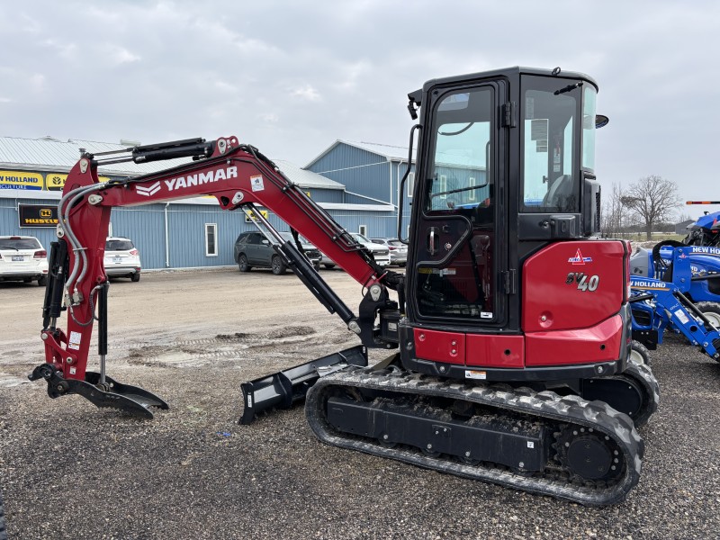 2025 YANAMR SV40 MINI EXCAVATOR WITH ANGLE BLADE AND 2 PTO