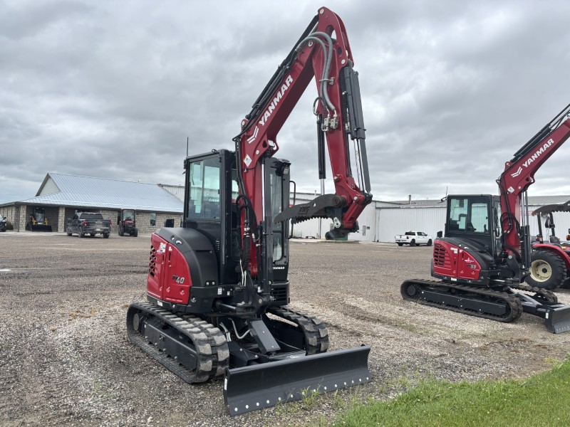 2025 YANAMR SV40 MINI EXCAVATOR WITH ANGLE BLADE AND 2 PTO