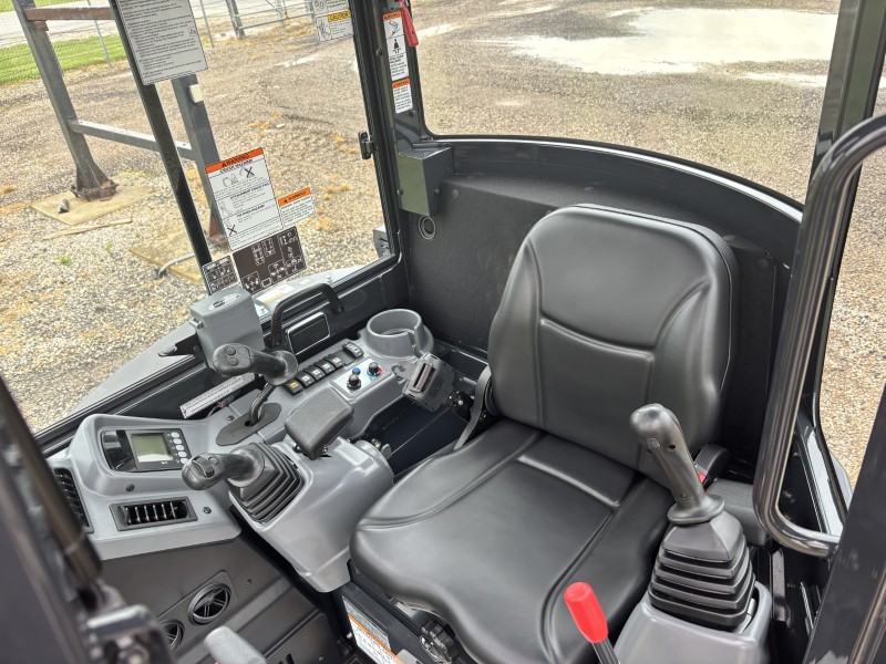 2025 YANAMR SV40 MINI EXCAVATOR WITH ANGLE BLADE AND 2 PTO