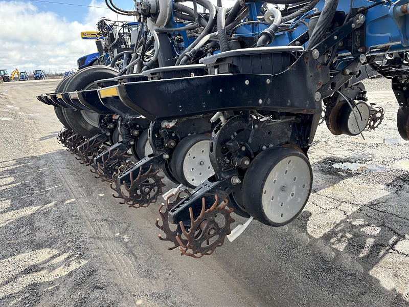 2014 KINZE 4900 16 ROW PLANTER