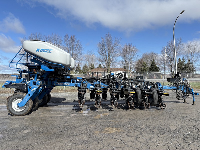 2014 KINZE 4900 16 ROW PLANTER