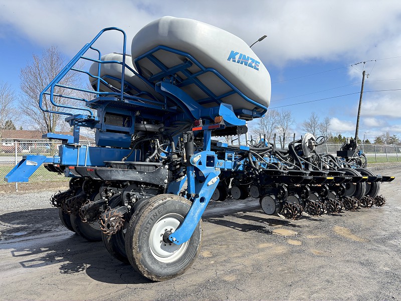 2014 KINZE 4900 16 ROW PLANTER