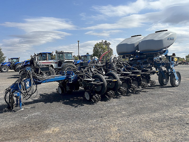 2014 KINZE 4900 16 ROW PLANTER