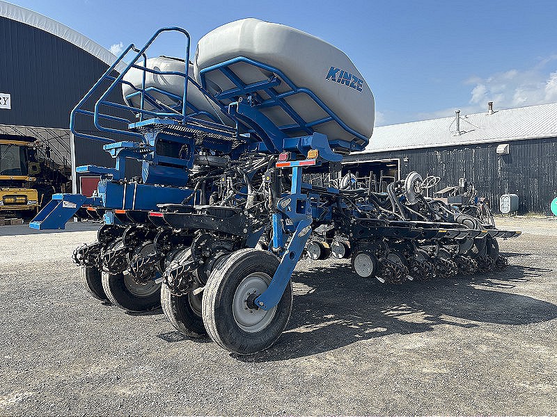 2014 KINZE 4900 16 ROW PLANTER