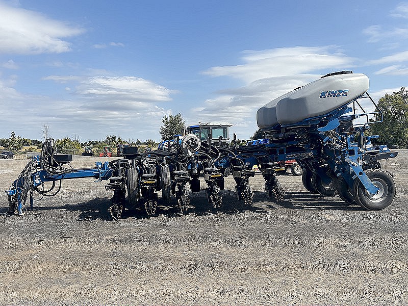 2014 KINZE 4900 16 ROW PLANTER