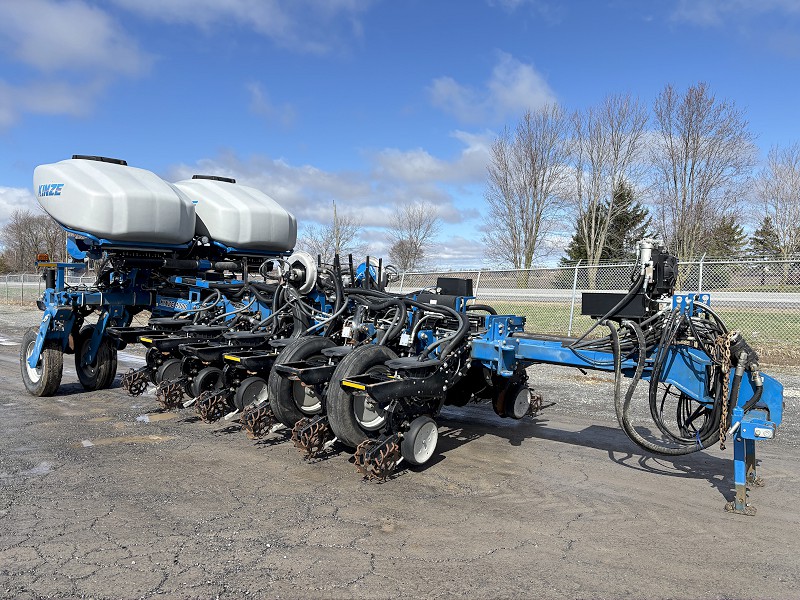 2014 KINZE 4900 16 ROW PLANTER