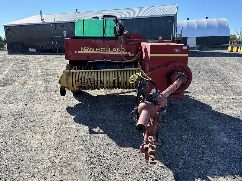 1990 NEW HOLLAND 570 SMALL SQUARE BALER