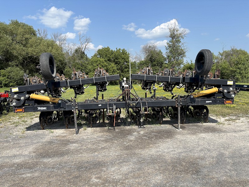 2014 YETTER TOOLBAR WITH 16 DAWN PLURIBUS ROW UNITS STRIP TILL TOOL