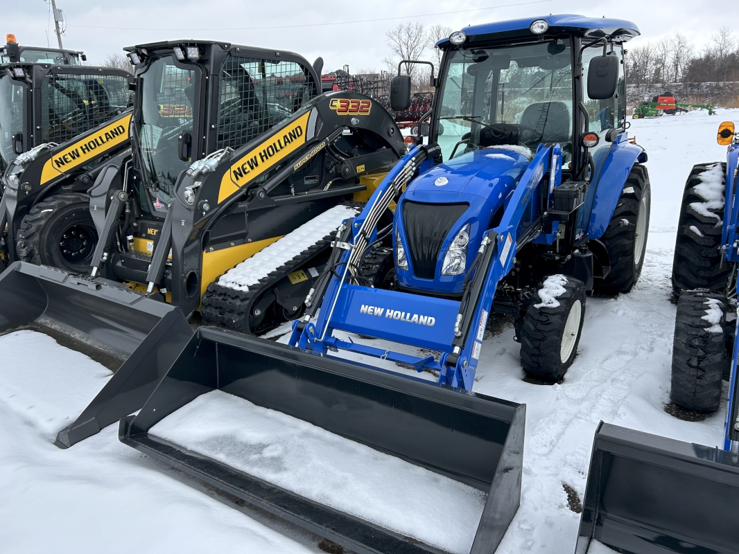 2026 NEW HOLLAND BOOMER 40 TRACTOR WITH LOADER