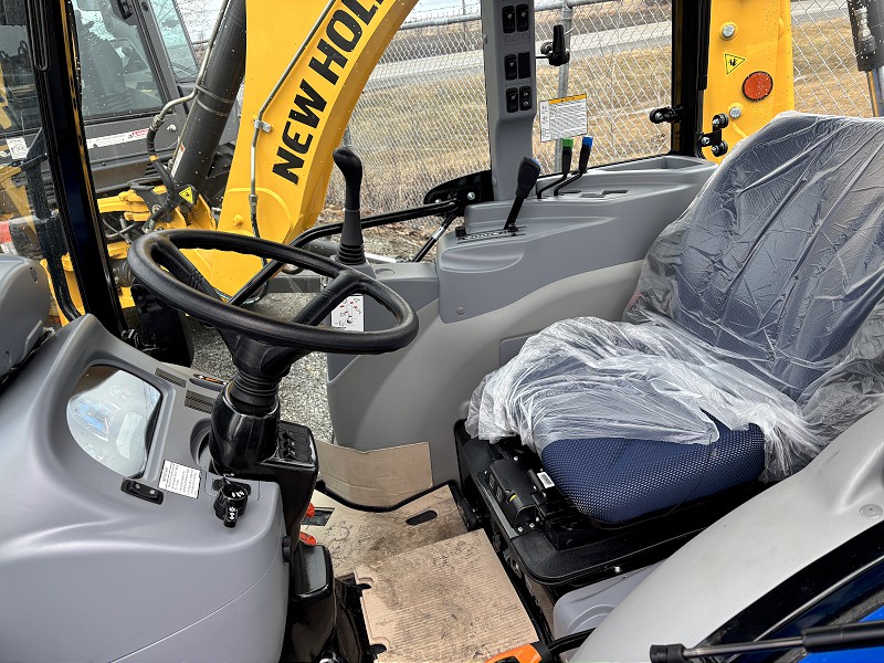 2026 NEW HOLLAND BOOMER 40 TRACTOR WITH LOADER
