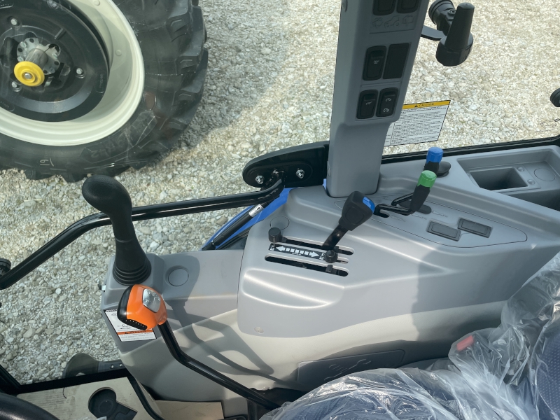 2026 NEW HOLLAND BOOMER 55 CAB TRACTOR WITH LOADER