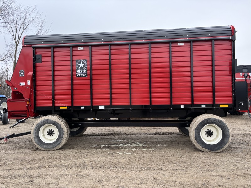 2025 MEYER MANUFACTURING RT220-C FRONT & REAR UNLOAD FORAGE BOX
