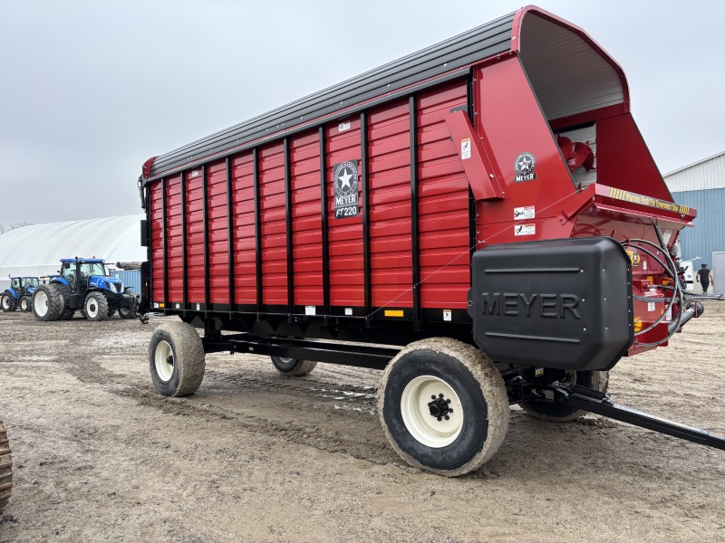 2025 MEYER MANUFACTURING RT220-C FRONT & REAR UNLOAD FORAGE BOX
