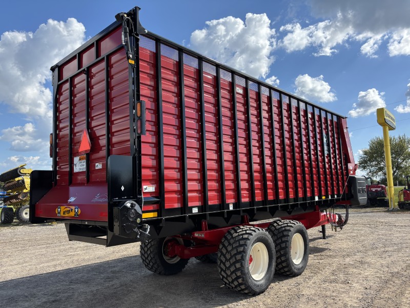 2026 MEYER MANUFACTURING RTX224 FRONT & REAR UNLOAD FORAGE BOX