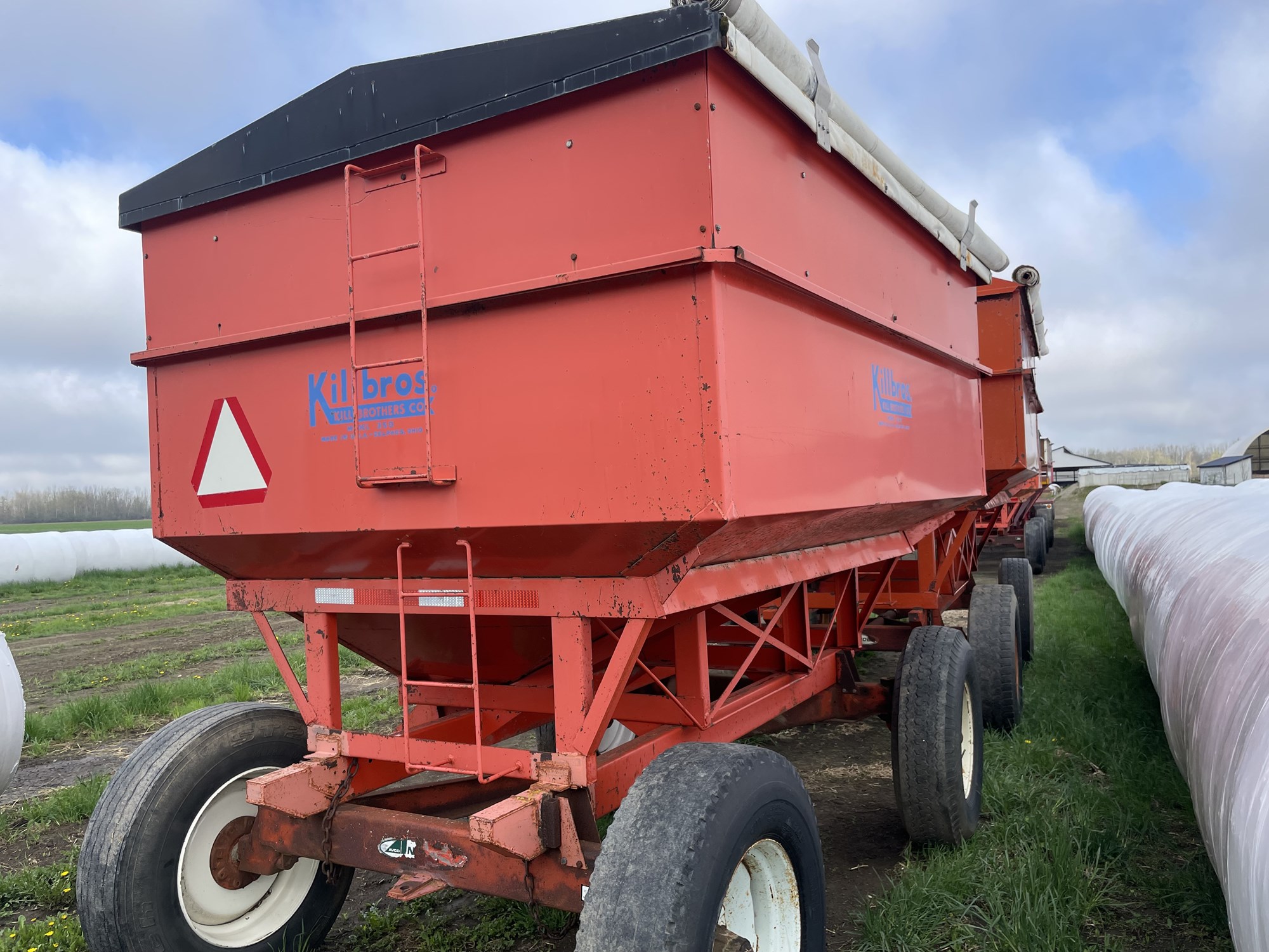 KILBROS 350 GRAVITY BOX WAGON