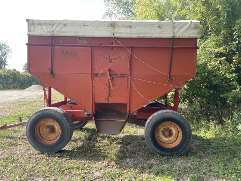 KILLBROS 375 GRAVITY BOX WAGON