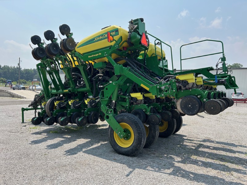 2017 JOHN DEERE 1795 MAXEMERGE 5E PLANTER