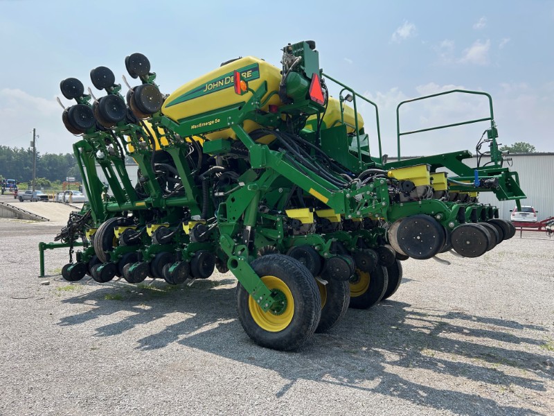 2017 JOHN DEERE 1795 MAXEMERGE 5E PLANTER