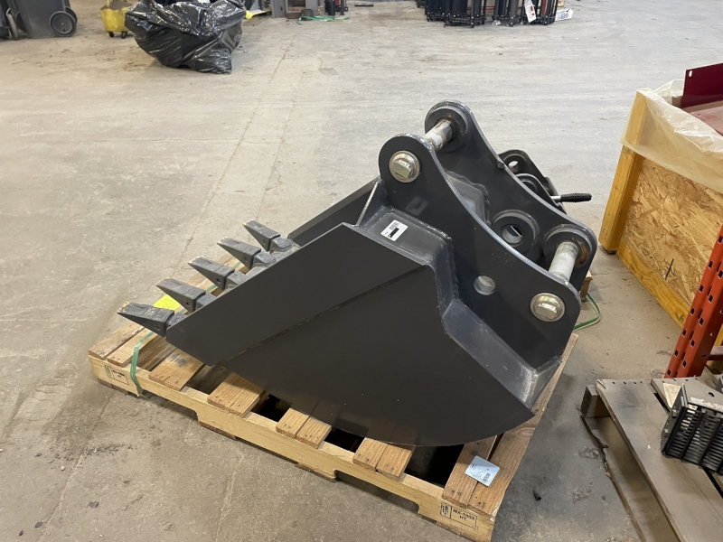 2024 CASE 24 INCH HD BACKHOE BUCKET