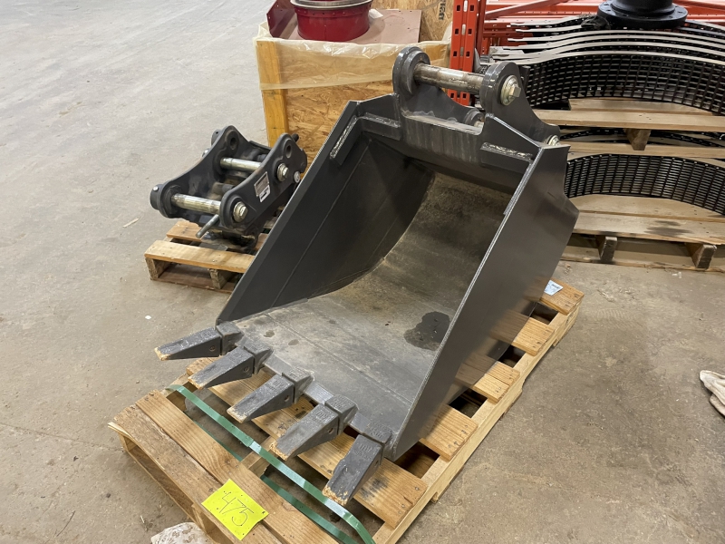 2024 CASE 24 INCH HD BACKHOE BUCKET