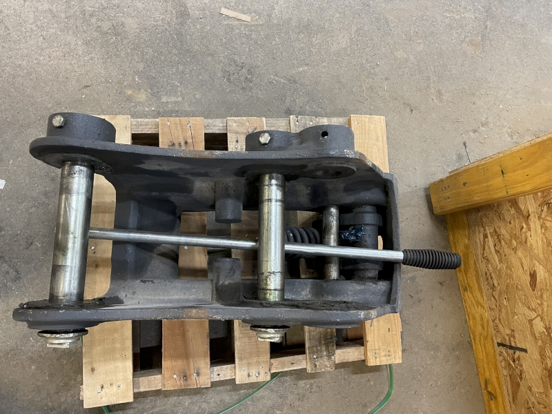 2024 CASE BACKHOE MECHANICAL QUICK COUPLER