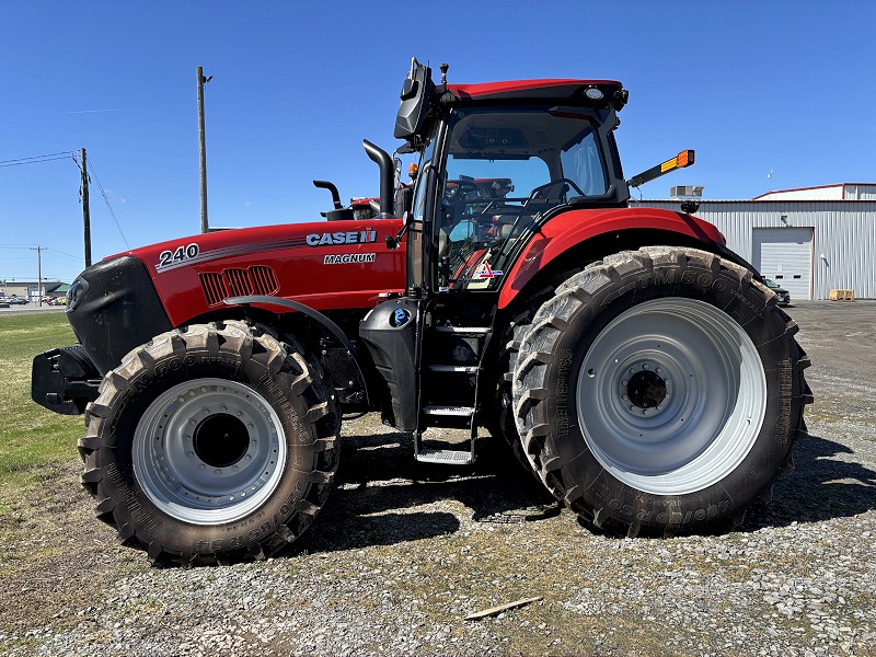 2026 CASE IH MAGNUM 240 TRACTOR
