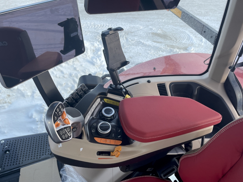 2026 CASE IH MAGNUM 325 CVT TRACTOR