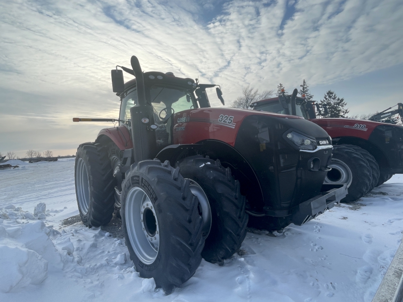 2026 CASE IH MAGNUM 325 CVT TRACTOR