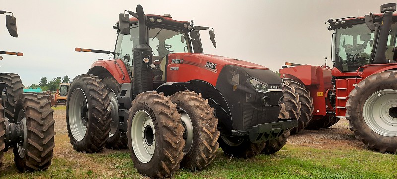 2026 CASE IH MAGNUM 325 CVT TRACTOR