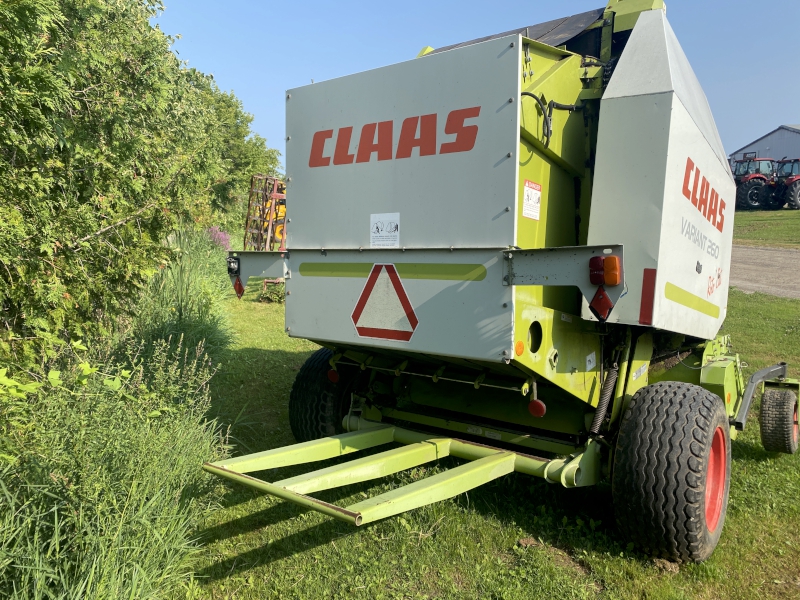 2005 CLAAS VARIANT 260 ROTO-CUT ROUND BALER