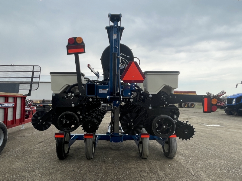 2026 KINZE 3505 8R15 PIVOT FOLD PLANTER