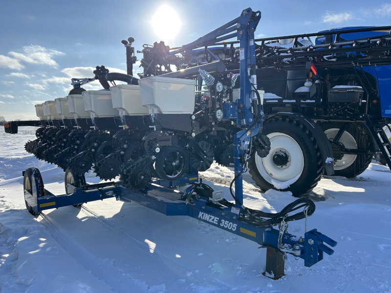 2026 KINZE 3505 8R15 PIVOT FOLD PLANTER