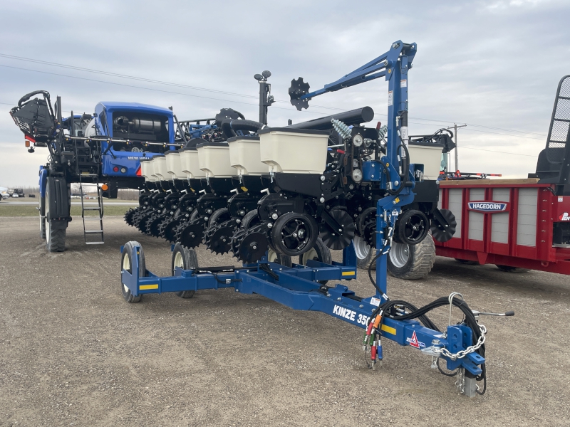 2026 KINZE 3505 8R15 PIVOT FOLD PLANTER