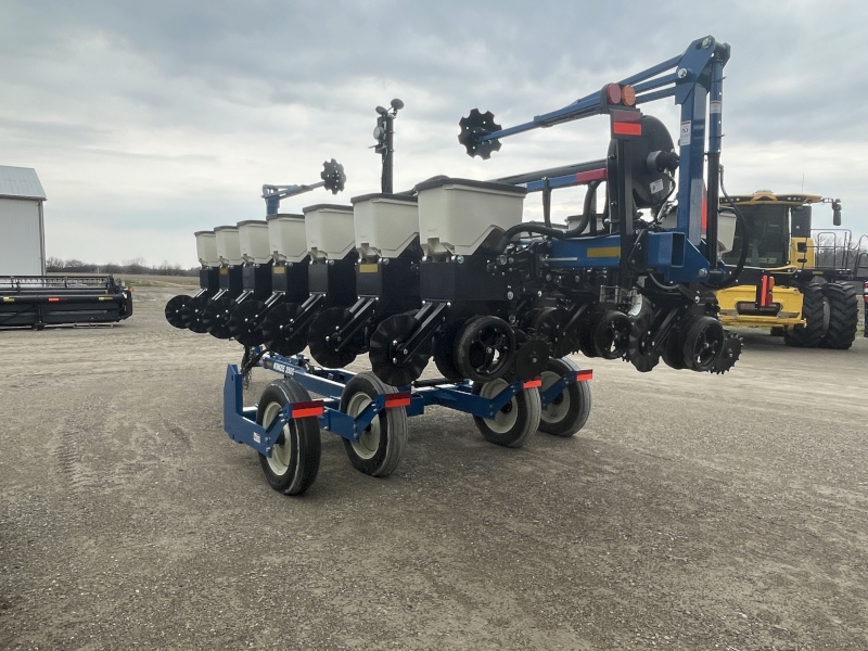 2026 KINZE 3505 8R15 PIVOT FOLD PLANTER