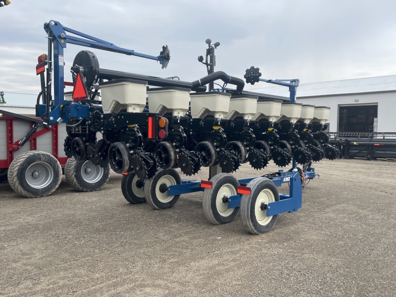 2026 KINZE 3505 8R15 PIVOT FOLD PLANTER