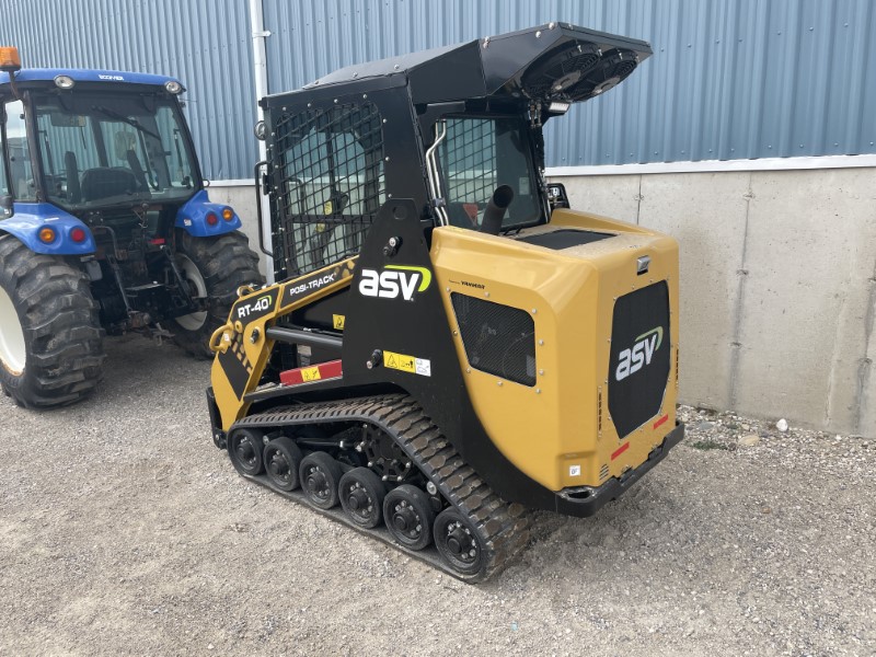 2025 RT-40 COMPACT RUBBER TRACK LOADER