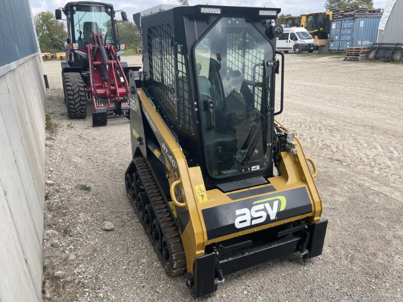 2025 RT-40 COMPACT RUBBER TRACK LOADER