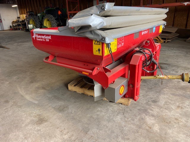 2015 KEVRNELAND EXACTA-CL-EW BROADCAST FERTILIZER SPREADER