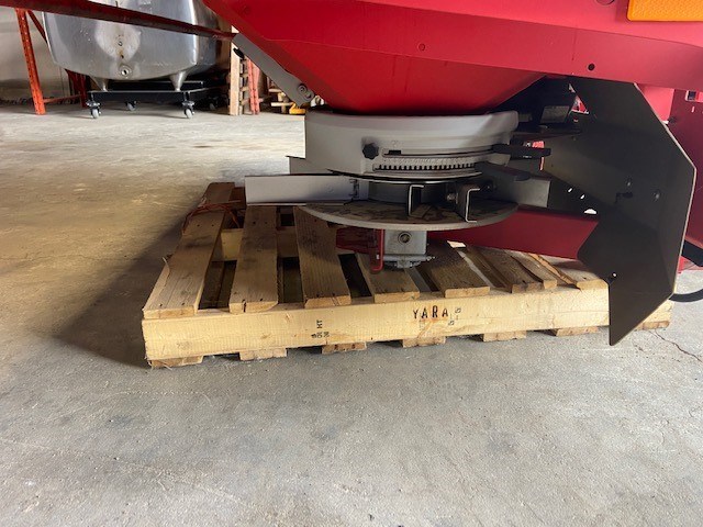 2015 KEVRNELAND EXACTA-CL-EW BROADCAST FERTILIZER SPREADER