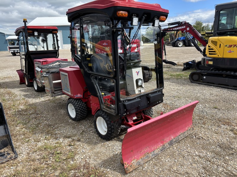 2018 VENTRAC 3400Y COMPACT 4WD TRACTOR WITH BLADE & SPREADER